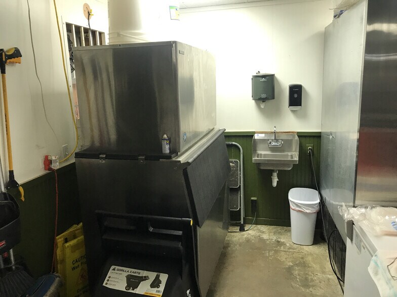 More Photos Of 18698 FM 1751, Bronson Freestanding For Sale