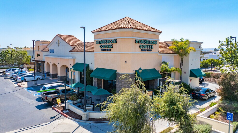 More Photos Of 550 E Betteravia Rd, Santa Maria Freestanding For Lease