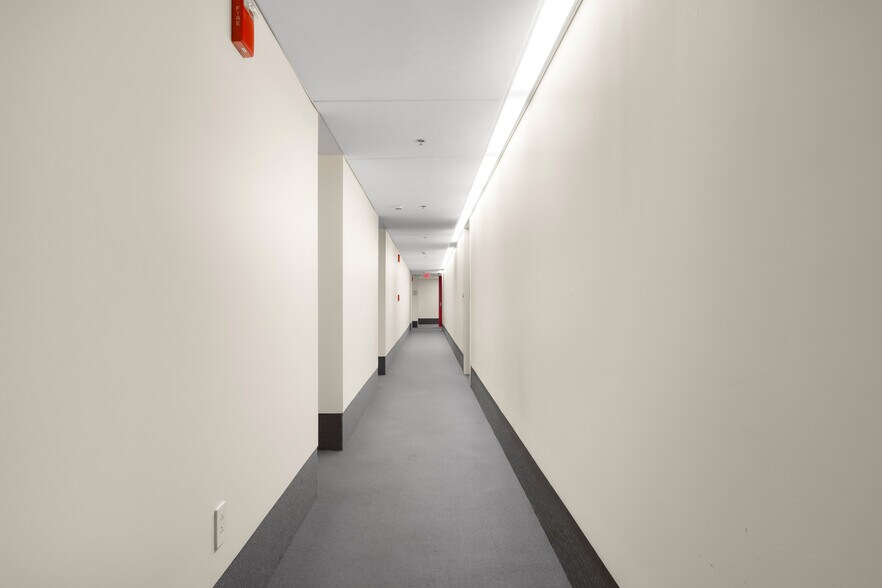 More Photos Of 301 Washington St, Columbus Office For Lease