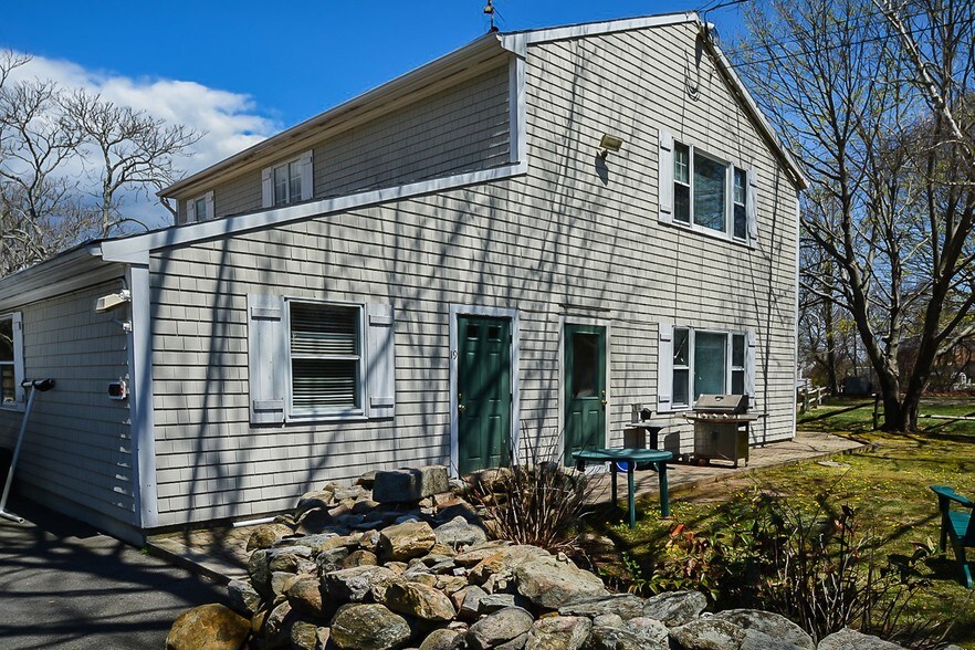 More Photos Of 4115 Old Post Rd, Charlestown Hotel For Sale