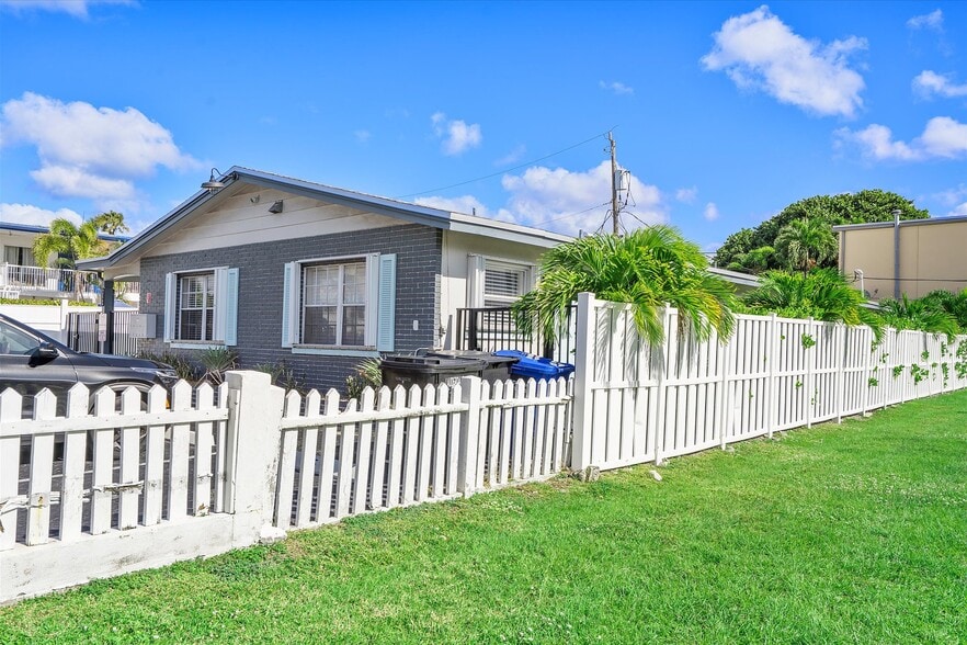 More Photos Of 4204 Ocean Dr, Lauderdale By The Sea Apartments For Sale
