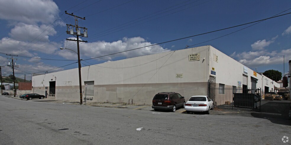 More Photos Of 4007 Medford St, Los Angeles Warehouse For Lease
