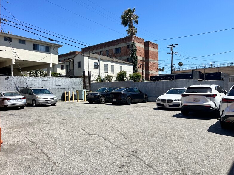 More Photos Of 210 N Western Ave, Los Angeles Storefront For Lease