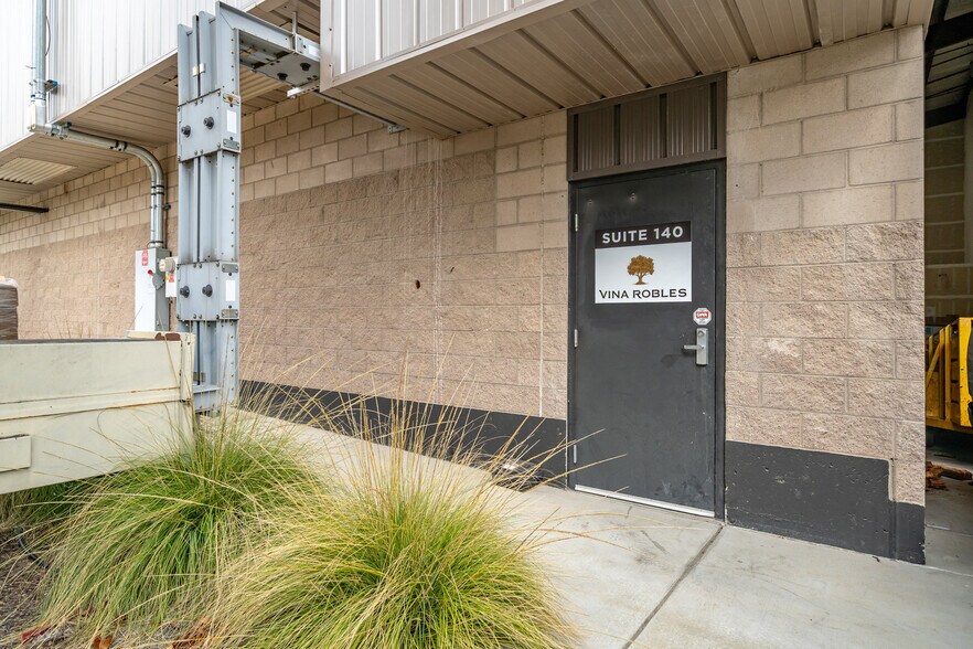 More Photos Of 1650 Ramada Dr, Paso Robles Manufacturing For Lease