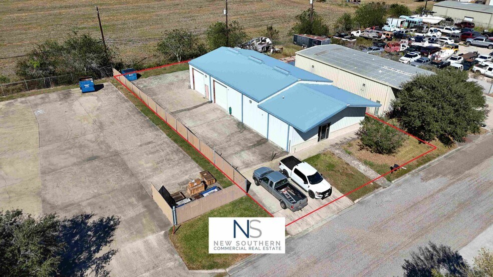 More Photos Of 1959 Saratoga Blvd, Corpus Christi Flex For Lease