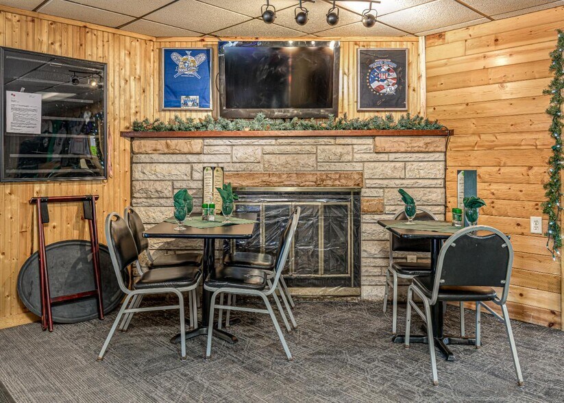 More Photos Of 7235 Bradley St, Lake Tomahawk Restaurant For Sale