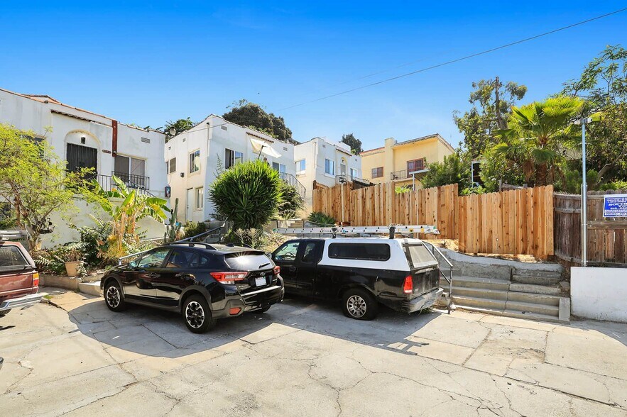 More Photos Of 1303 Lilac Terrace, Los Angeles Apartments For Sale