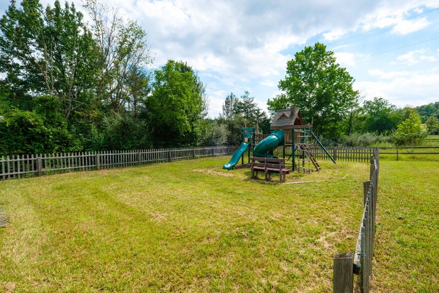 More Photos Of 5700 Edinburg Gap Rd, Fort Valley Religious Facility For Sale