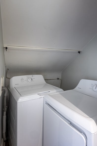 More Photos Of 8 Tannery Brook Rd, Woodstock Specialty For Sale