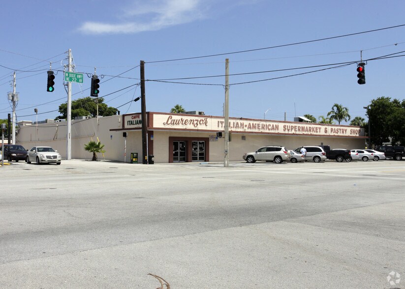 More Photos Of 16385 W Dixie Hwy, North Miami Beach Supermarket For Sale
