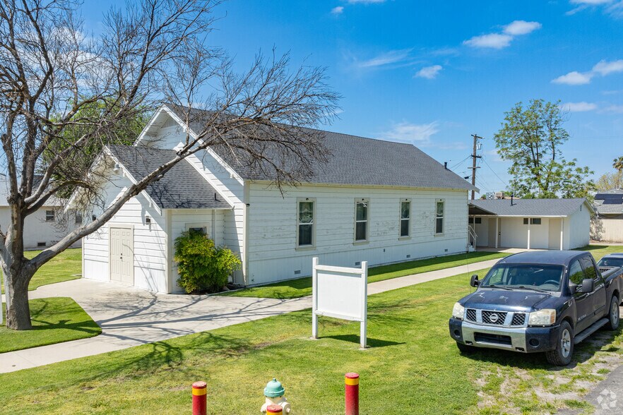 More Photos Of 3210 W Henson St, Riverdale Religious Facility For Lease