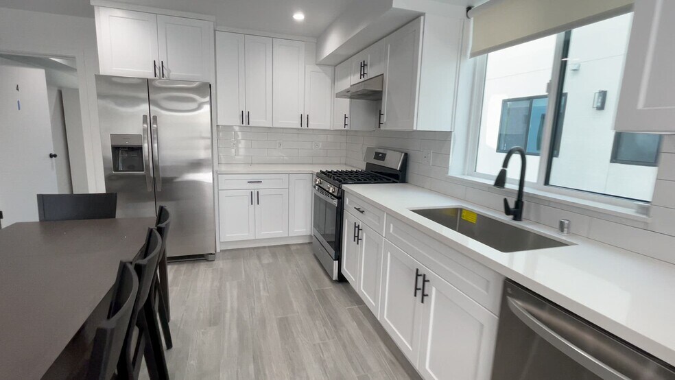 Primary Photo Of 1326 W 35th Pl, Los Angeles Apartments For Sale
