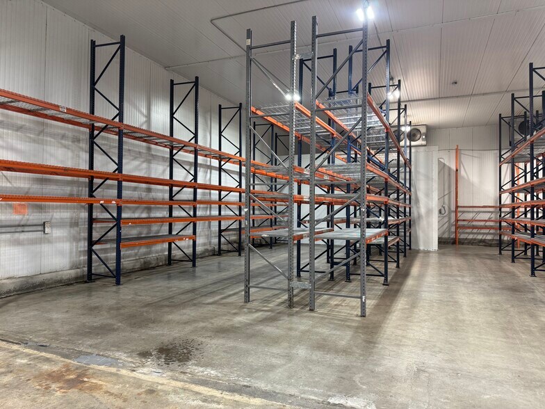 More Photos Of 416 Blue Bell Rd, Houston Refrigeration Cold Storage For Sale