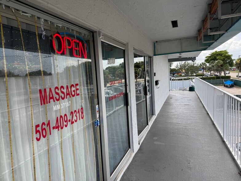 More Photos Of 9834-9850 Sandalfoot Blvd, Boca Raton General Retail For Sale