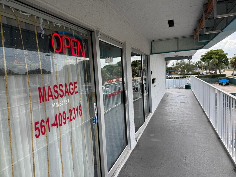 More Photos Of 9834-9850 Sandalfoot Blvd, Boca Raton General Retail For Sale