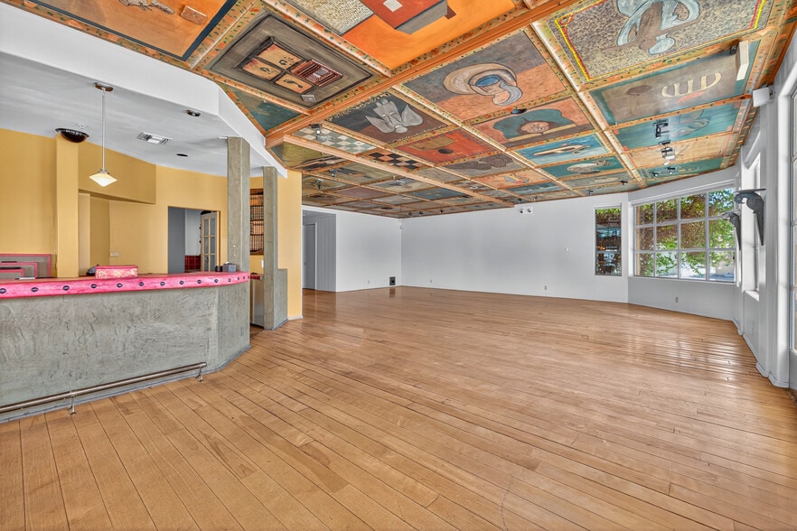 More Photos Of 73951-73995 El Paseo, Palm Desert Storefront For Sale