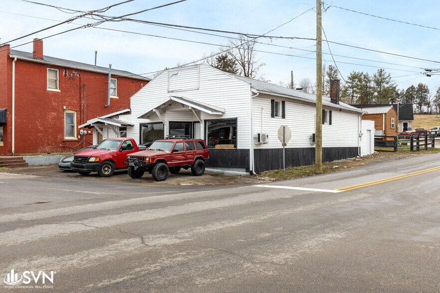 More Photos Of 211 Waco Loop Rd, Waco Freestanding For Sale