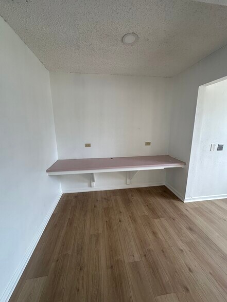 More Photos Of 1420 S Ellison Dr, San Antonio Medical For Lease
