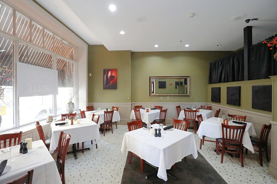 More Photos Of 37 John St, Kingston Apartments For Lease