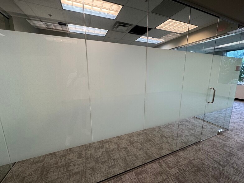 More Photos Of 2031 Nelson Miller Pky, Louisville Office For Lease