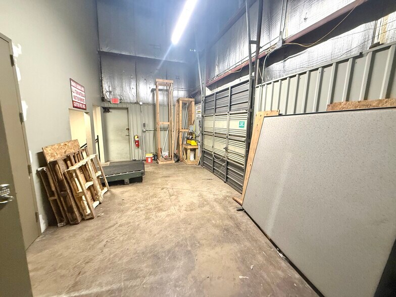 More Photos Of 200 E Lafayette St, Bloomington Service For Sale