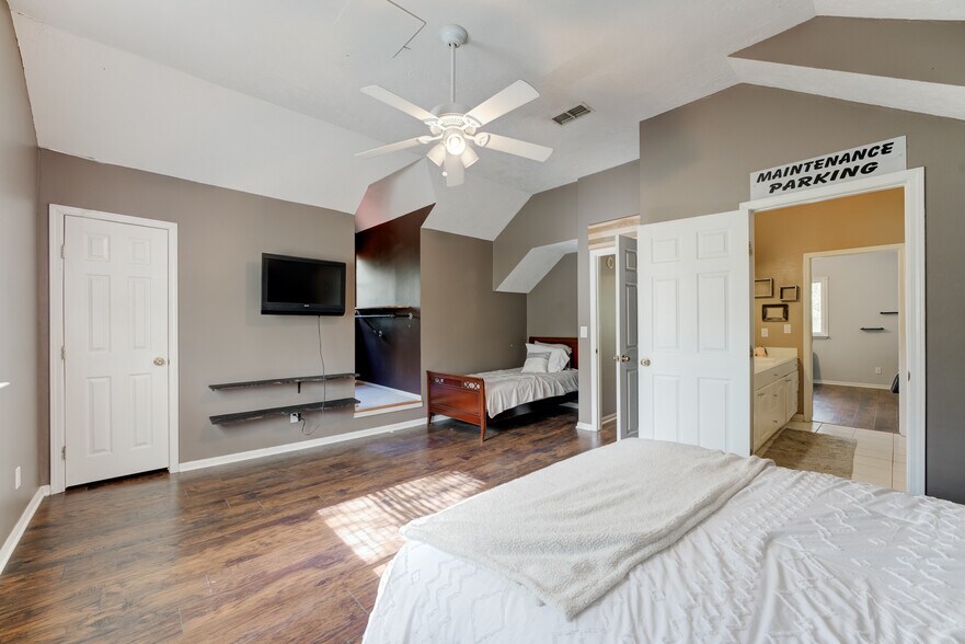 More Photos Of 19323 Belleau Wood Dr, Humble Flex For Sale