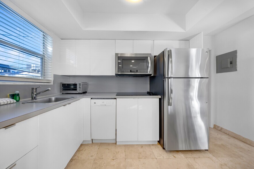 More Photos Of 3215 NE 7th St, Pompano Beach Apartments For Sale