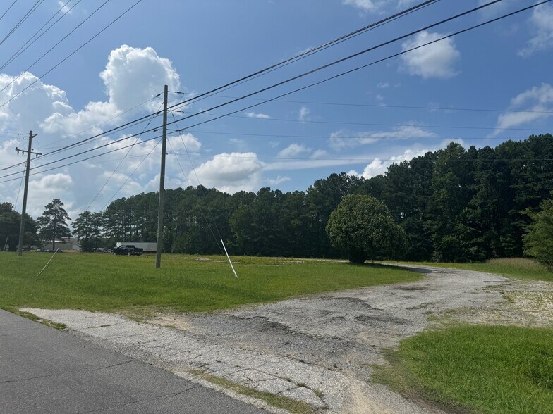 More Photos Of 1040 W 10th St, Blackstone Land For Sale