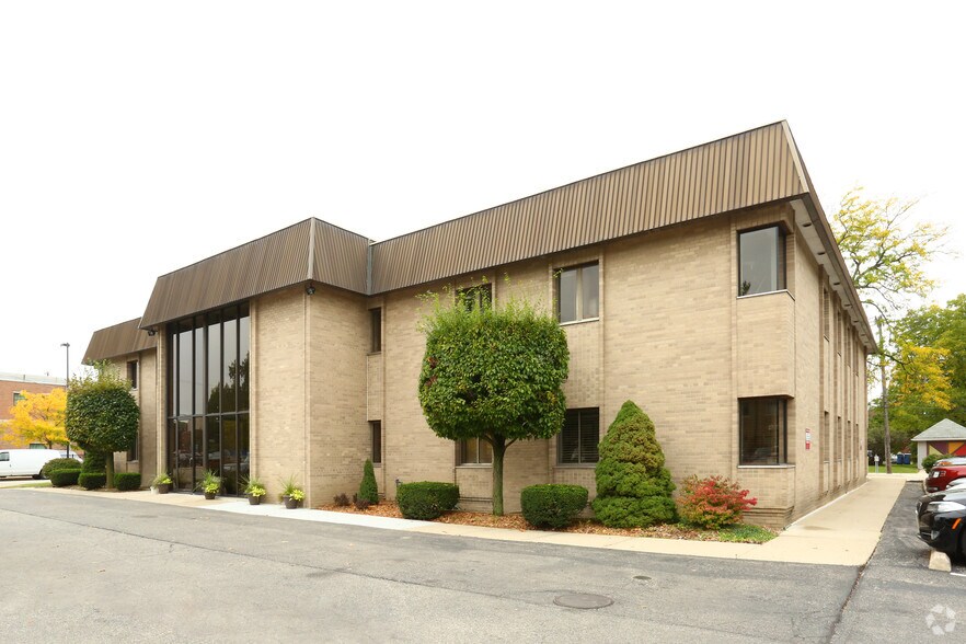 More Photos Of 22190 Garrison St, Dearborn Medical For Lease