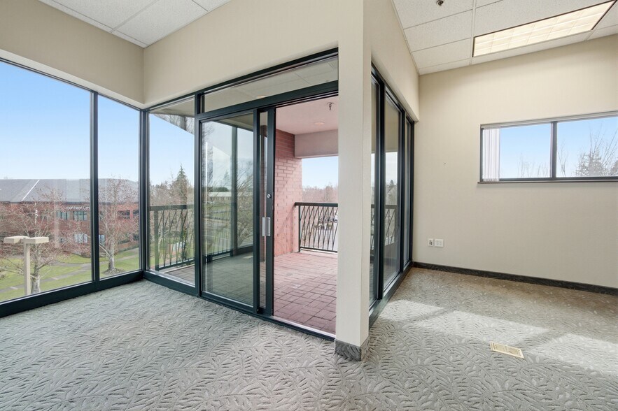 More Photos Of 680 Hawthorne Ave SE, Salem Office For Sale