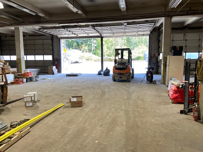 More Photos Of 501 Robb St, McKees Rocks Warehouse For Sale