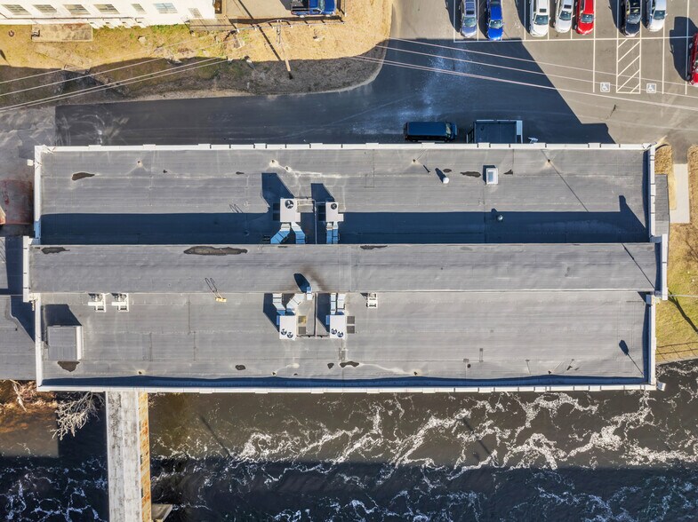 More Photos Of 80 Optical Dr, Southbridge Flex For Lease