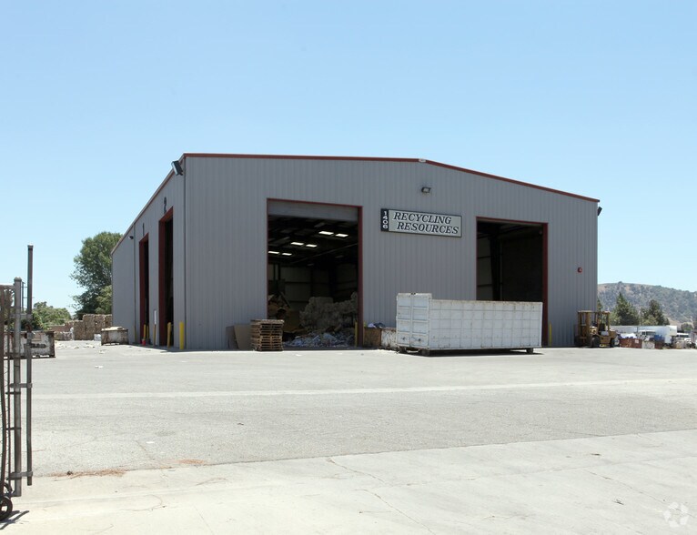 Primary Photo Of 1406 2nd St, Pomona Contractor Storage Yard For Sale