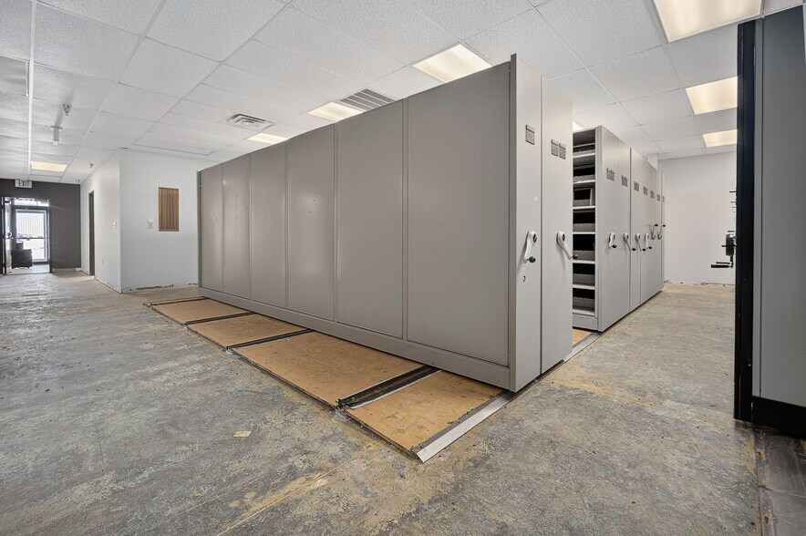 More Photos Of 1400 N Kennedy Ave, Shawnee Office For Sale