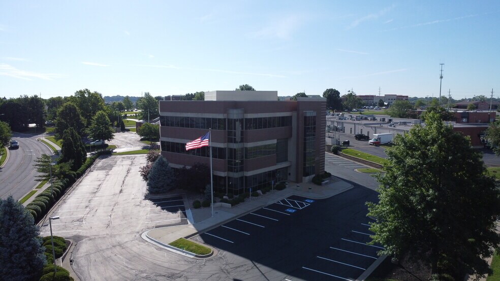 More Photos Of 8601 Monrovia St, Lenexa Loft Creative Space For Sale