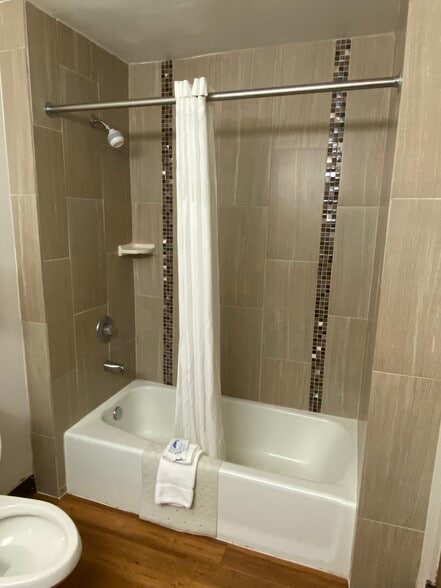 More Photos Of 3815 21st St, Lubbock Hotel For Sale