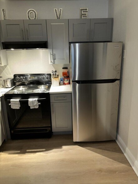 More Photos Of 1471 NW 22nd St, Fort Lauderdale Multifamily For Sale