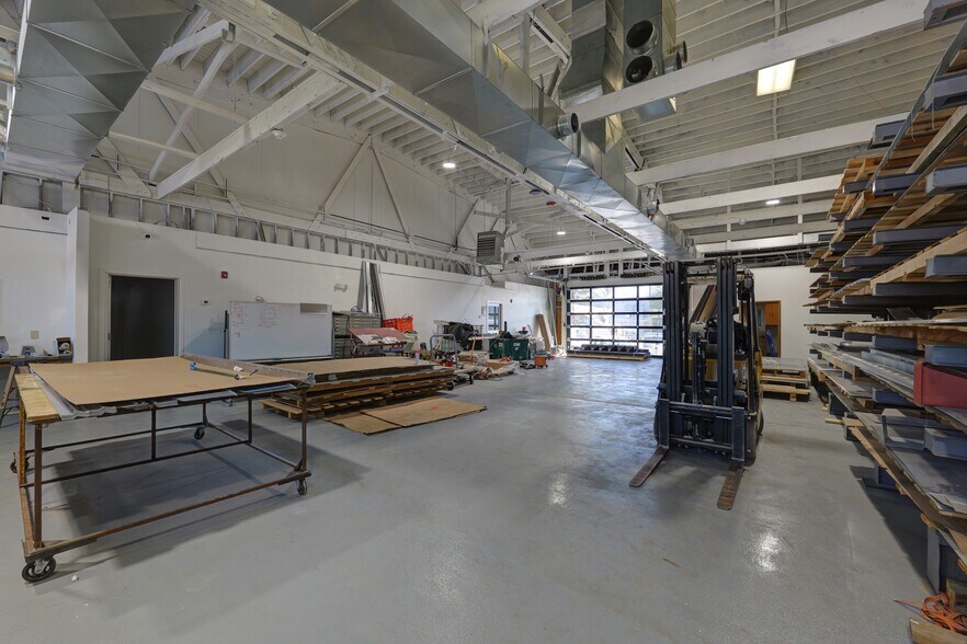 More Photos Of 1200 Springfield Rd, Union Township Warehouse For Lease