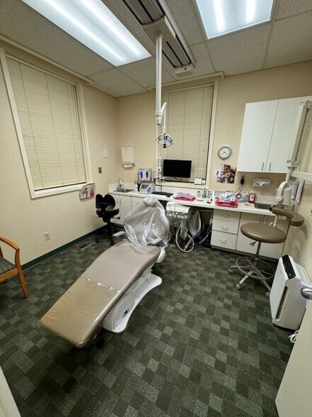 More Photos Of 2300 Wayne Memorial Dr, Goldsboro Office For Sale