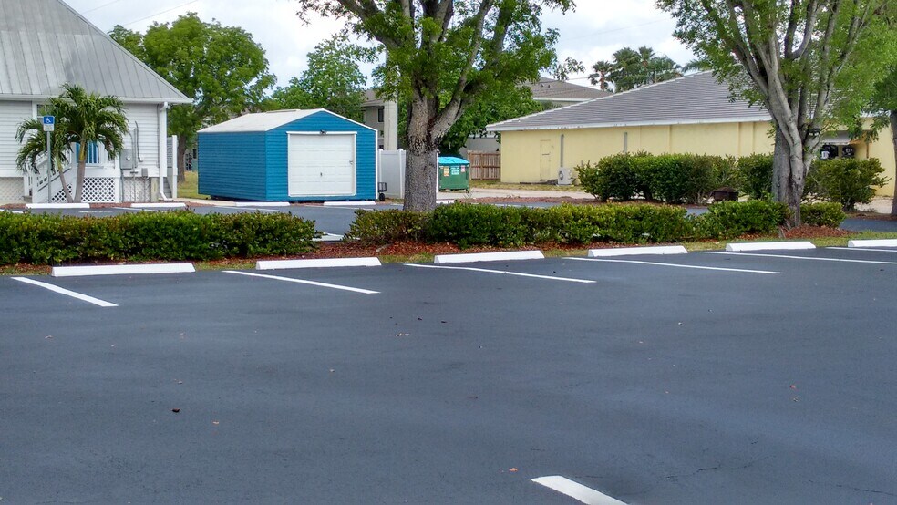 More Photos Of 506 SW 47th Ter, Cape Coral Medical For Sale