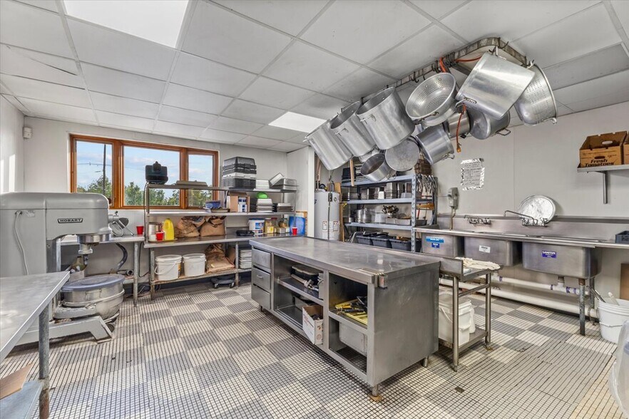 More Photos Of 232 W Moorestown Rd, Wind Gap Restaurant For Sale