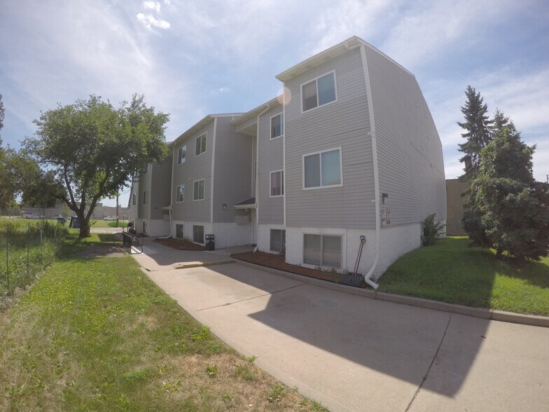 More Photos Of , Minneapolis Multifamily For Sale