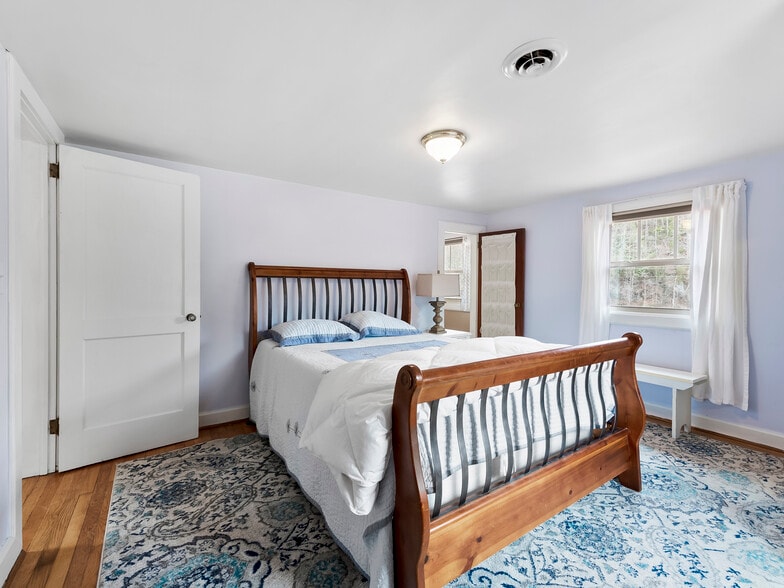 More Photos Of 58 Gunter Town Rd., Marshall Self Storage For Sale