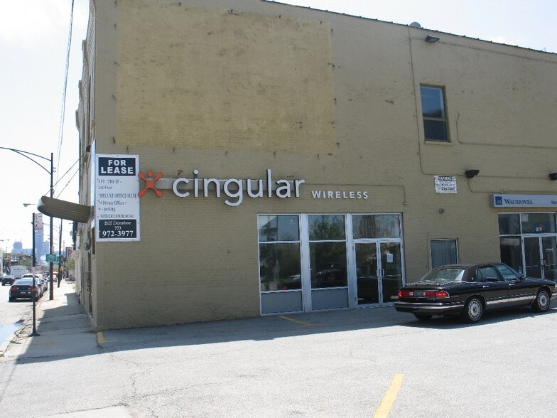 More Photos Of 1940-1952 N Elston Ave, Chicago Freestanding For Lease