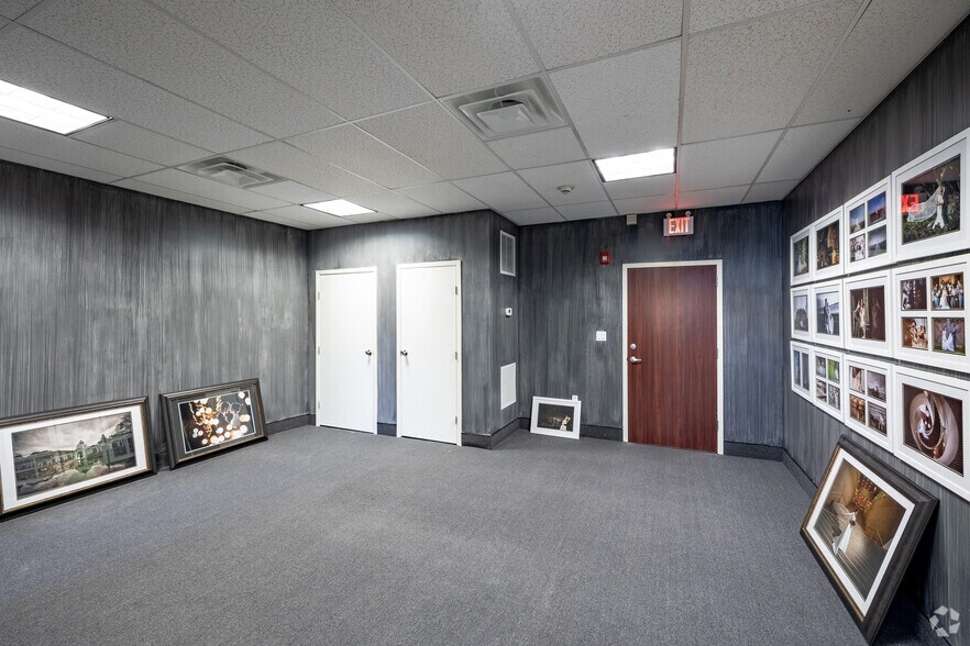 More Photos Of 315 Walt Whitman Rd, Huntington Station Office For Lease