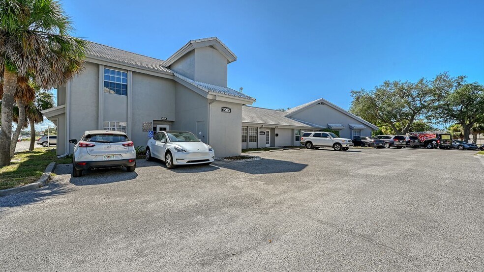 More Photos Of 1505 Tamiami Trl S, Venice Medical For Lease