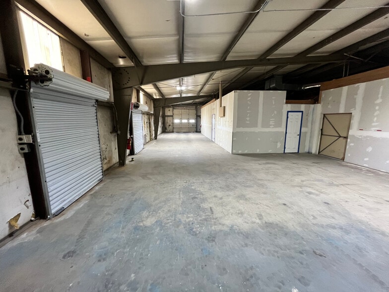 More Photos Of 2365 Northern Ave, Kingman Unknown For Lease