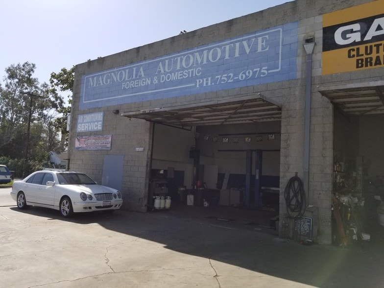 More Photos Of 10702 Magnolia Blvd, North Hollywood Auto Repair For Lease