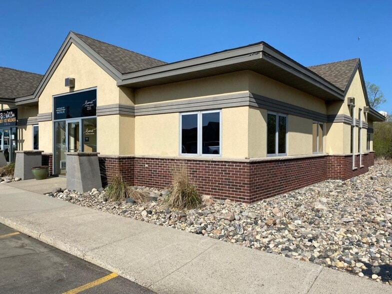 More Photos Of 510 22nd Ave E, Alexandria Medical For Sale