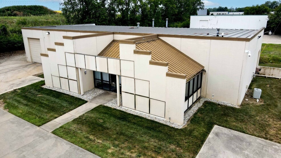 Primary Photo Of 9026 Sutton Pl, Hamilton Manufacturing For Sale